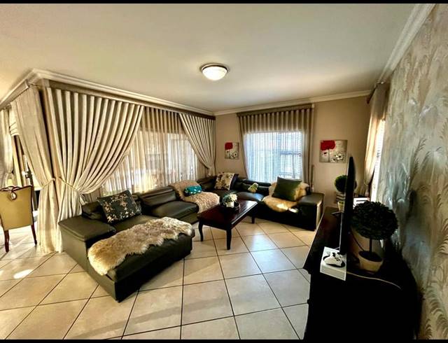 5 BEDROOM HOUSE FOR SALE IN MONTANA TUINE